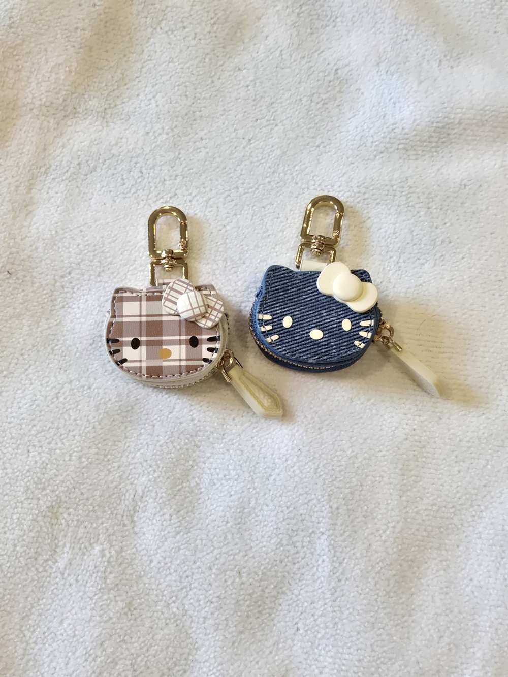 Hello Kitty Cream Plaid & Denim Cat Bag Charm/Keychain with Gold Clip